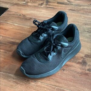 Men’s Nike Black Athletic Shoes size 13 good condition